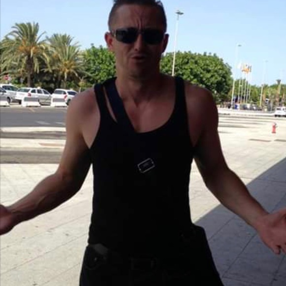 Meet your Posher, Rob - Picture 4 of 8